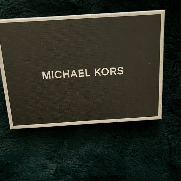 Michael Kors 5-slot card case with matching key fob - Picture 3 of 6